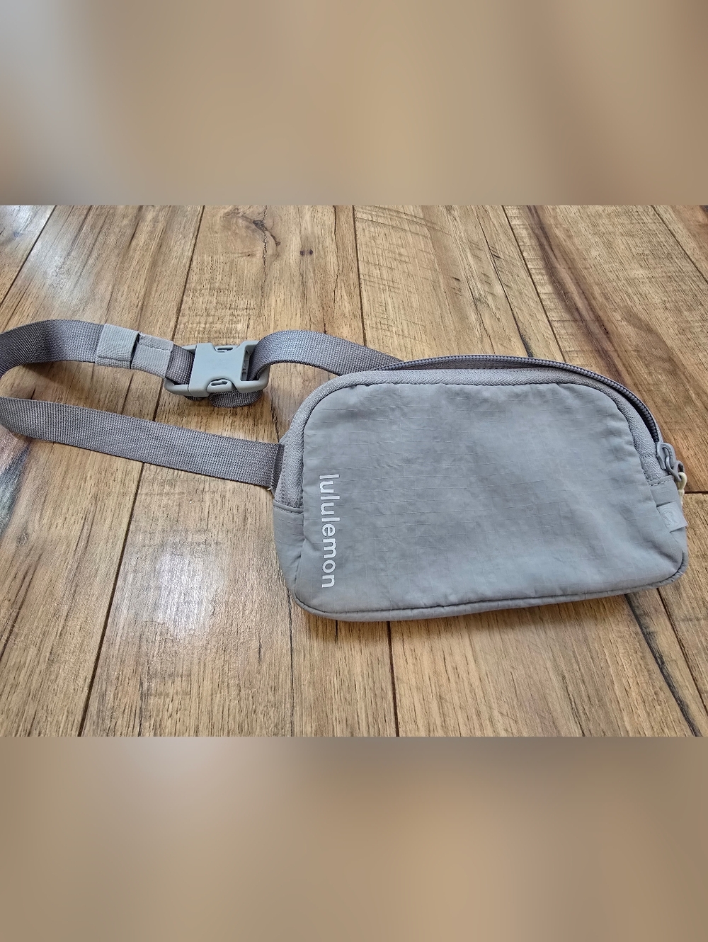 lululemon athletica Womens's Light Gray Belt Bag